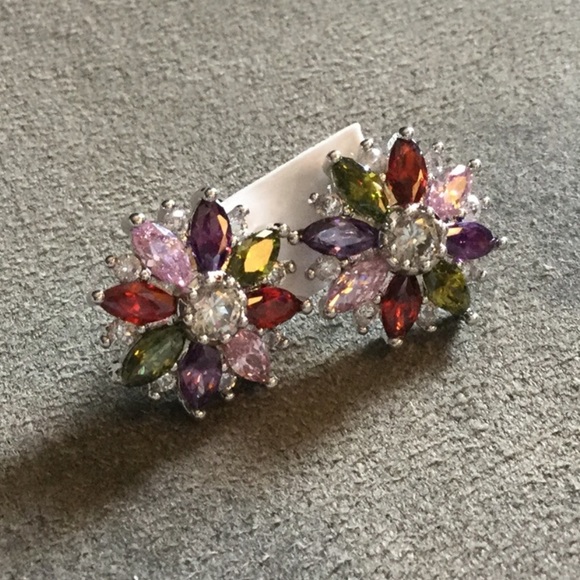 gallery_of_gems Jewelry - Topaz White Gold Floral Burst Stud Earrings!